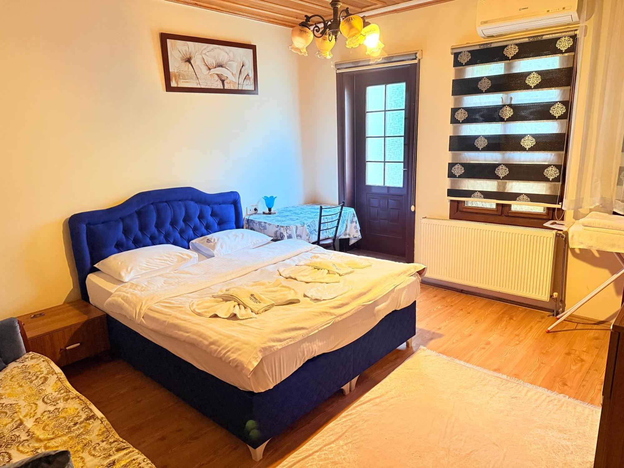 Oez Butik Otel Antik Kent Myrleia Mudanya Exteriör bild