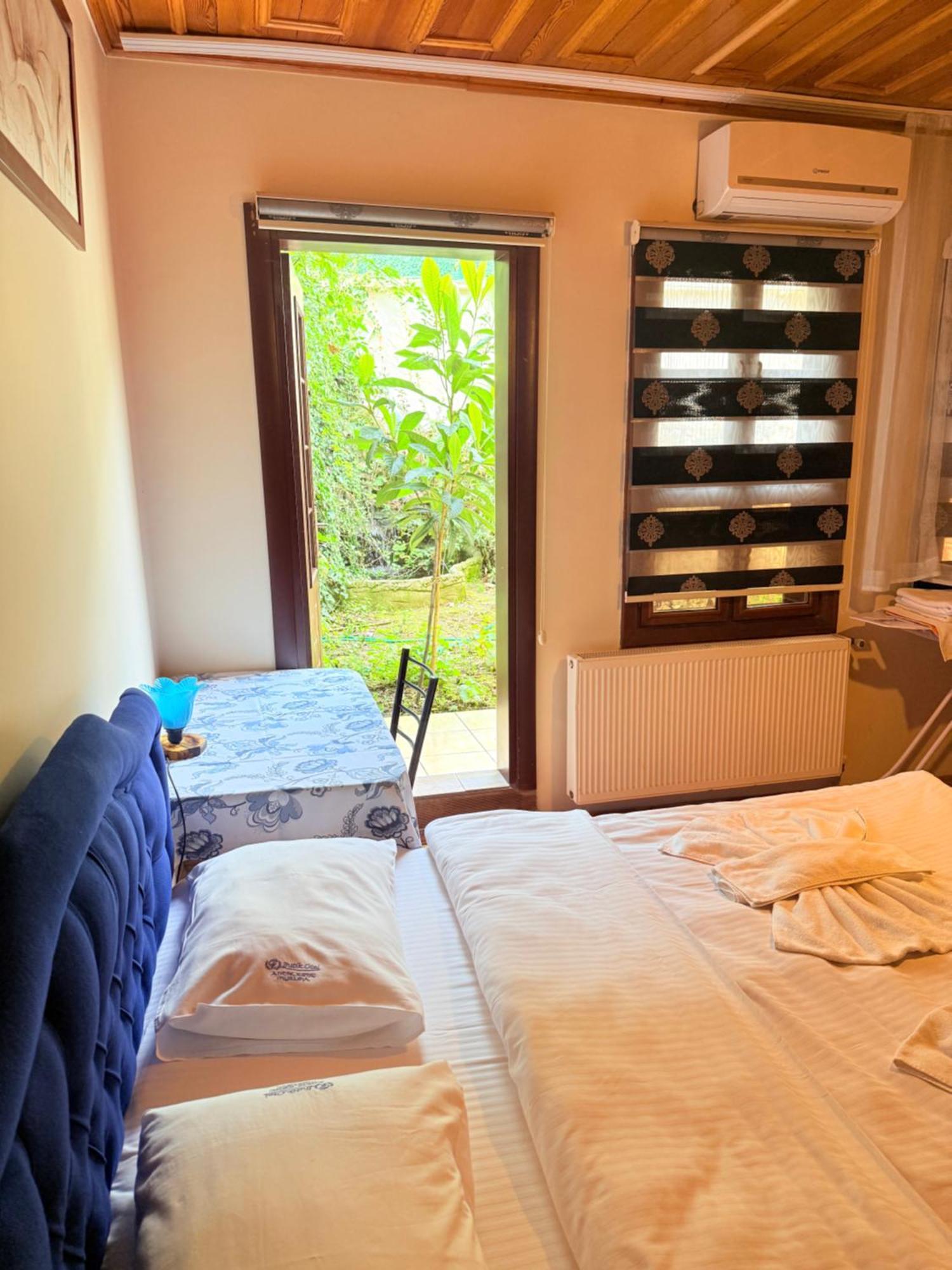 Oez Butik Otel Antik Kent Myrleia Mudanya Exteriör bild